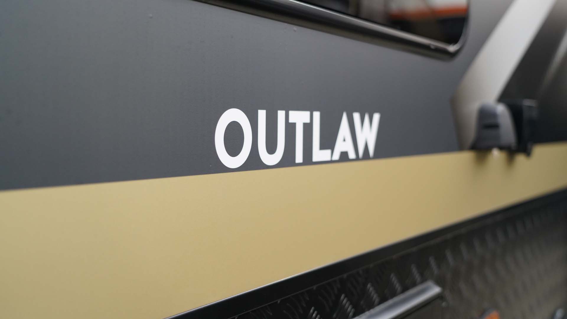 Outlaw (11)
